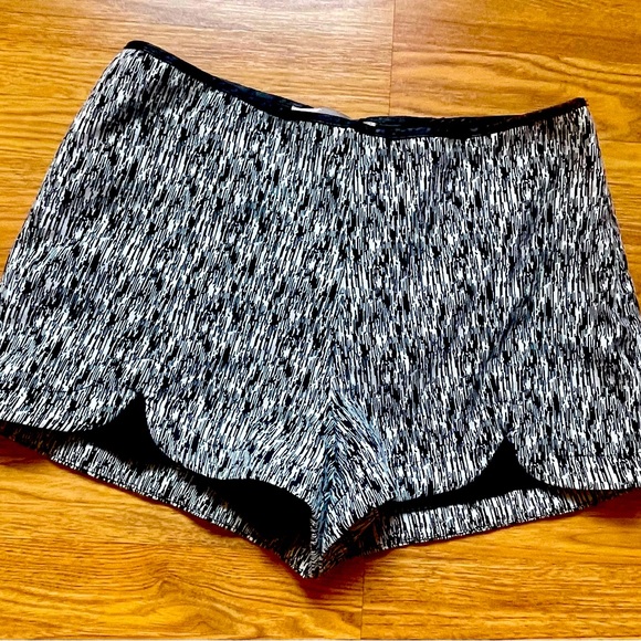 Shorts - Picture 2 of 2